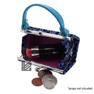 Lipstick purse